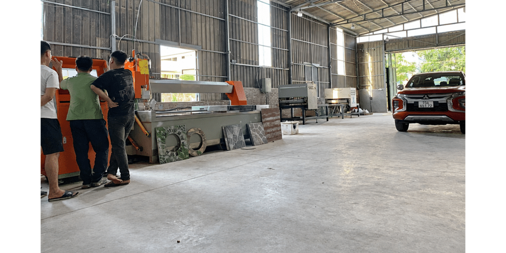 Liên hệ Gạch Thảm Thảo Anh để được tư vấn chi tiết về các giải pháp gia công và ứng dụng máy cắt CNC tia nước chuyên nghiệp